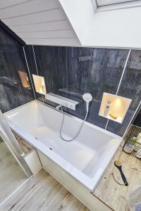 Смеситель для ванны Hansgrohe ShowerTablet 13109400 с термостатом Белый Хром