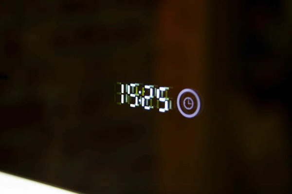 Зеркало Бриклаер Лофт 60 4627125415722 с подсветкой Черное с бесконтактным выключателем и часами